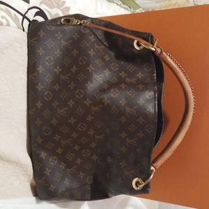 Artsy Louis Vuitton